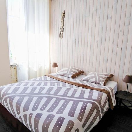 Les Gues Rivieres Bed & Breakfast Pujols  Ngoại thất bức ảnh