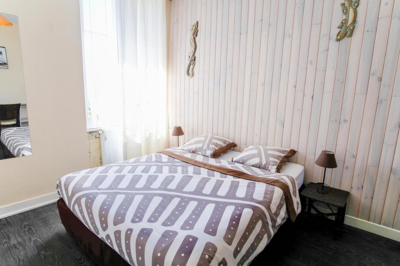 Les Gues Rivieres Bed & Breakfast Pujols  Ngoại thất bức ảnh