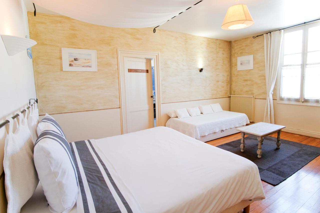 Les Gues Rivieres Bed & Breakfast Pujols  Ngoại thất bức ảnh