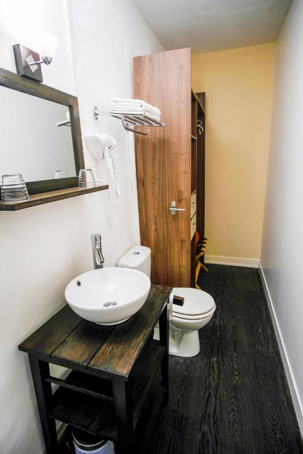 Les Gues Rivieres Bed & Breakfast Pujols  Ngoại thất bức ảnh