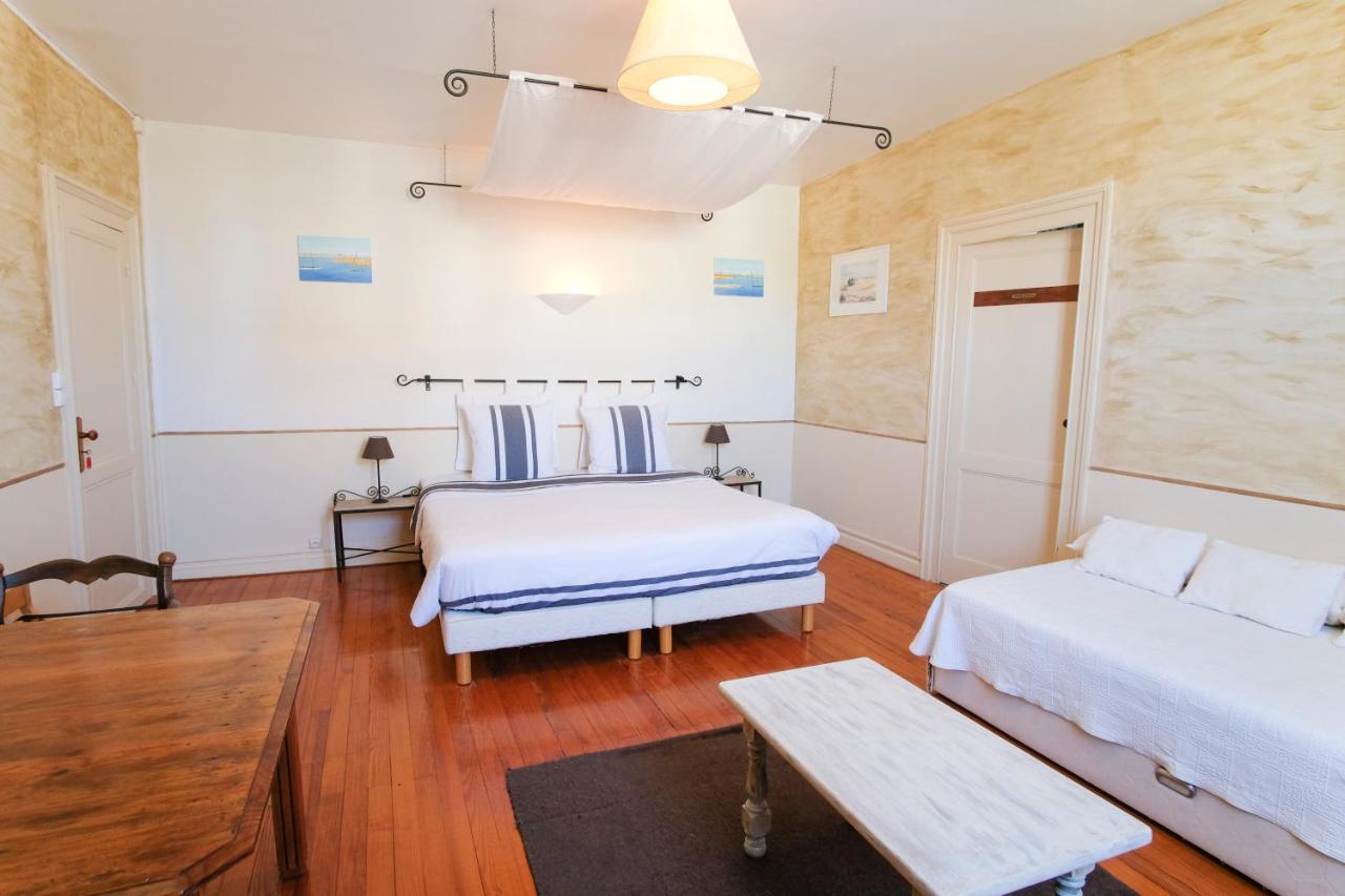 Les Gues Rivieres Bed & Breakfast Pujols  Ngoại thất bức ảnh
