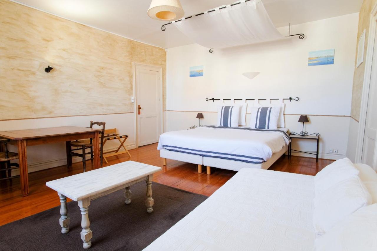 Les Gues Rivieres Bed & Breakfast Pujols  Ngoại thất bức ảnh