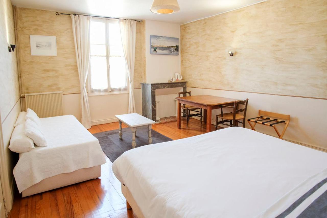 Les Gues Rivieres Bed & Breakfast Pujols  Ngoại thất bức ảnh